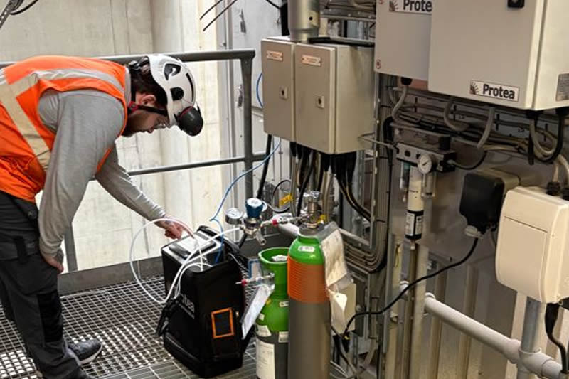 Maintenance & Calibration On Our Industry Leading P2000 Gas Analyser