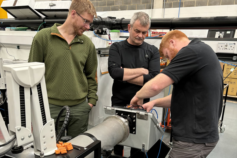 P2000 CEMS Service Training Session